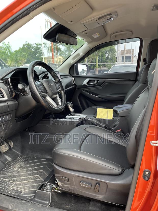 Isuzu D-MAX 2021 Orange