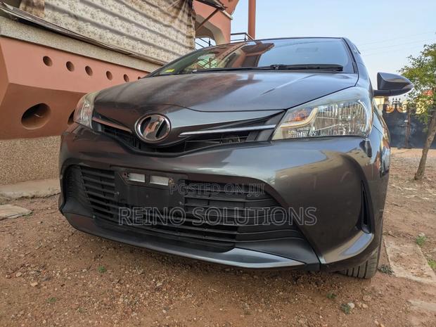 Toyota Vitz 2015 Gray