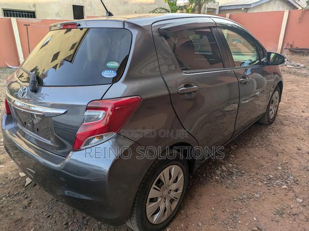 Toyota Vitz 2015 Gray