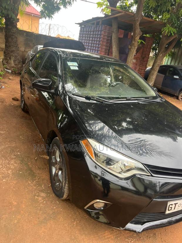 Toyota Corolla 2015 Black