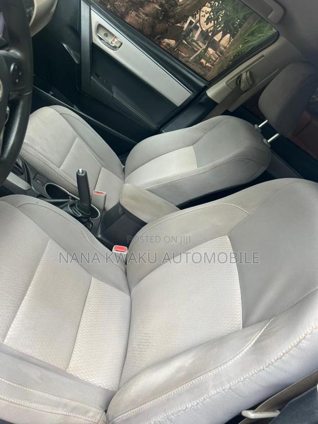Toyota Corolla 2015 Black