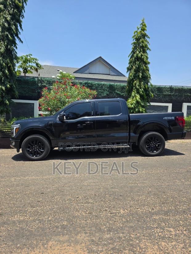 Ford F-150 LARIAT 2024 Black