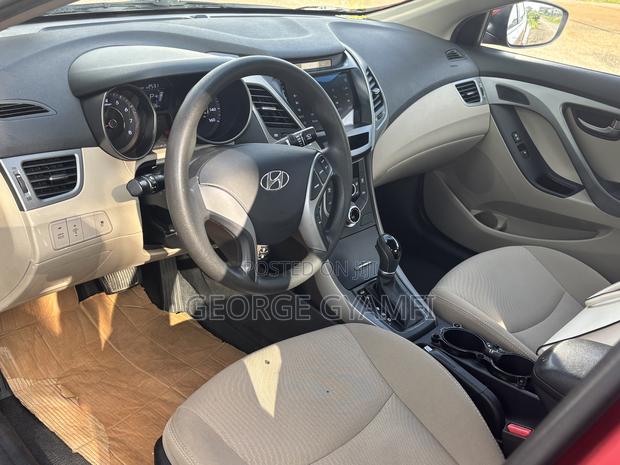 Hyundai Elantra SE Sedan FWD (1.8L 4cyl 6M) 2016 Green