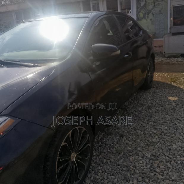 Toyota Corolla 2015 Black