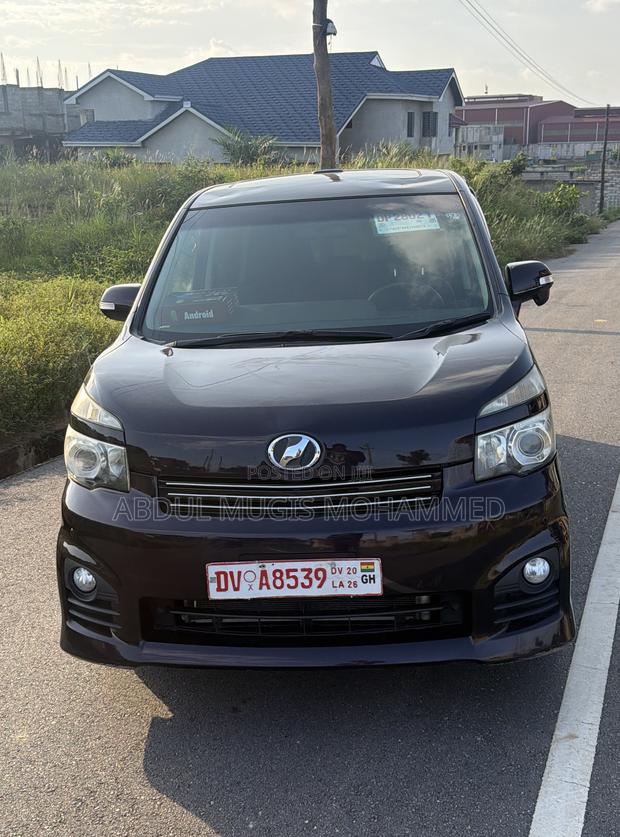 Toyota Voxy 2012 Purple