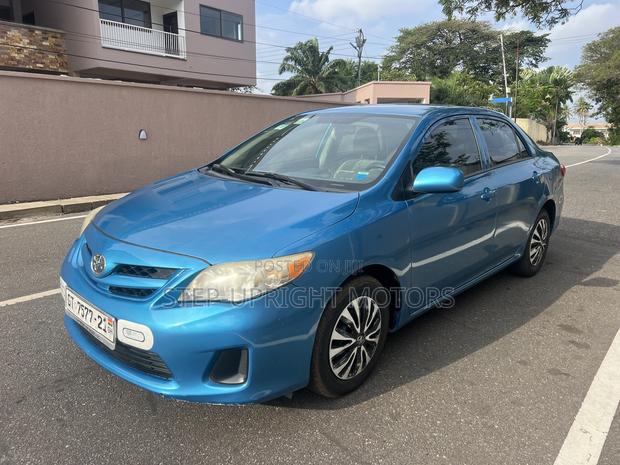 Toyota Corolla 2013 Blue