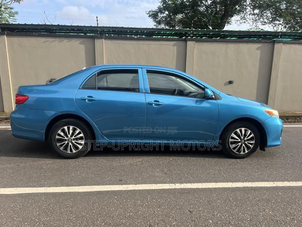 Toyota Corolla 2013 Blue