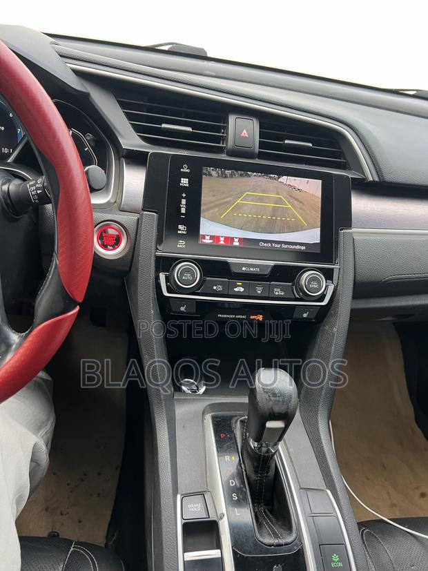 Honda Civic 2018 White