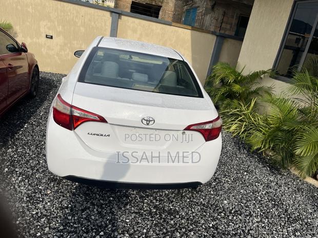 Toyota Corolla L 4dr Sedan (1.8L 4cyl 4A) 2015 White
