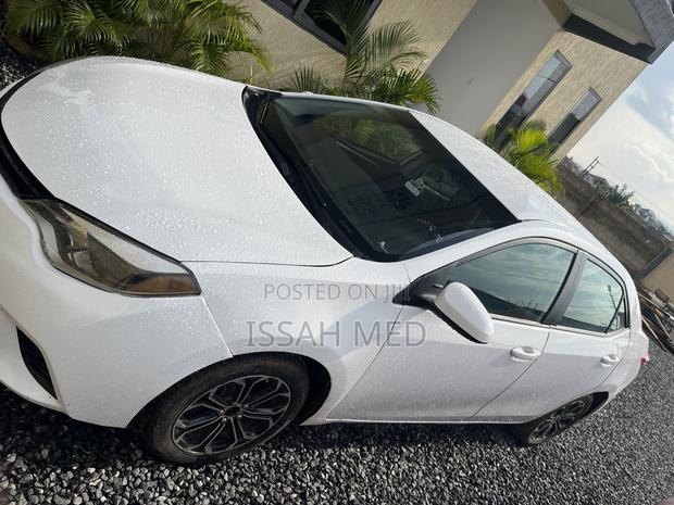 Toyota Corolla L 4dr Sedan (1.8L 4cyl 4A) 2015 White