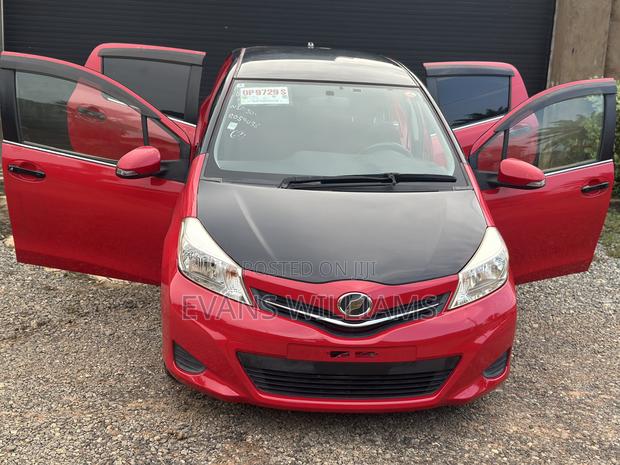 Toyota Vitz 1.3 FWD 3dr 2011 Red