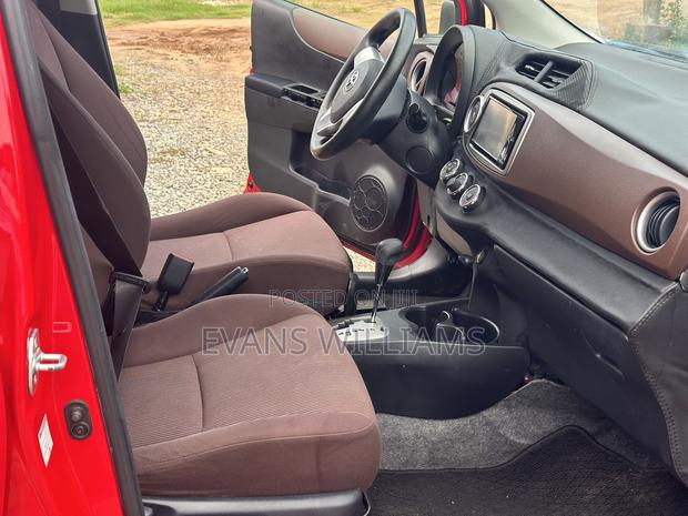 Toyota Vitz 1.3 FWD 3dr 2011 Red