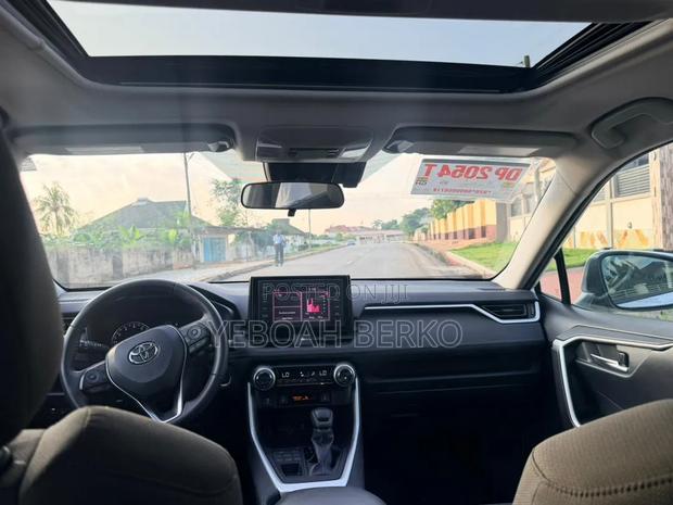 Toyota RAV4 2023 White