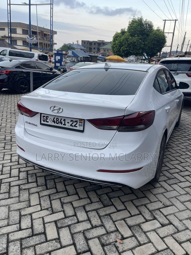 Hyundai Elantra ECO Sedan FWD (1.4L 4cyl 7A) 2017 White