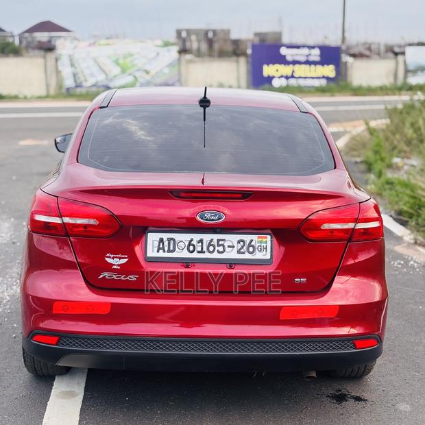 Ford Focus SEL Sedan FWD (2.0L 4cyl 6A) 2017 Burgundy