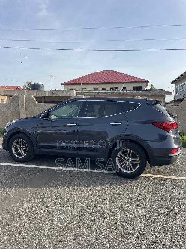 Hyundai Santa Fe SE AWD 2018 Gray