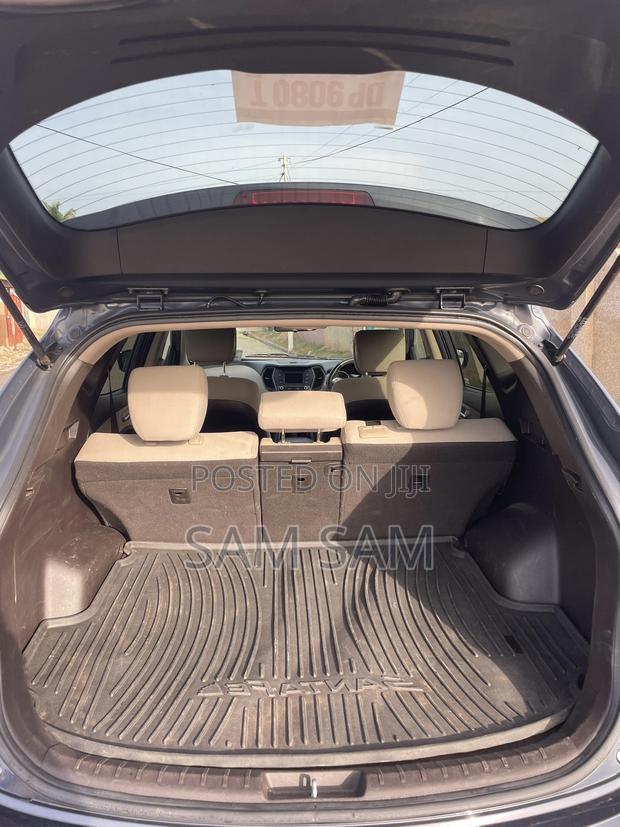 Hyundai Santa Fe SE AWD 2018 Gray