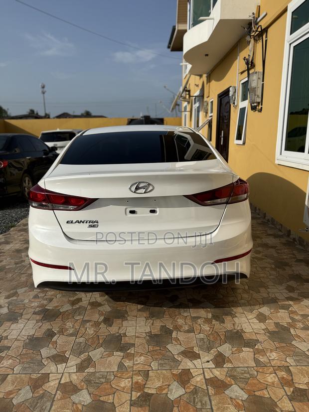 Hyundai Elantra SE 2018 White