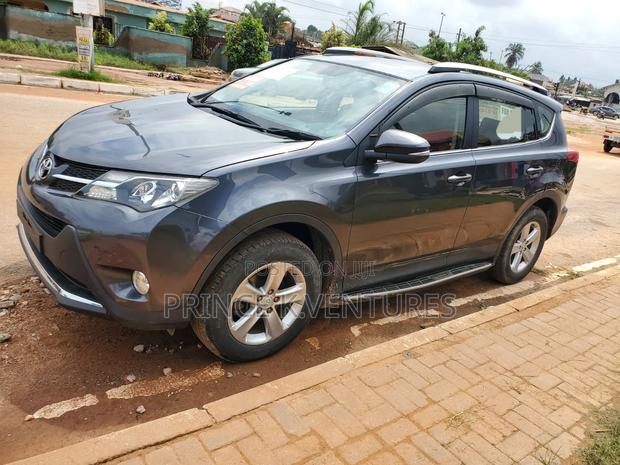 Toyota RAV4 LE 4dr SUV (2.5L 4cyl 6A) 2014 Gray