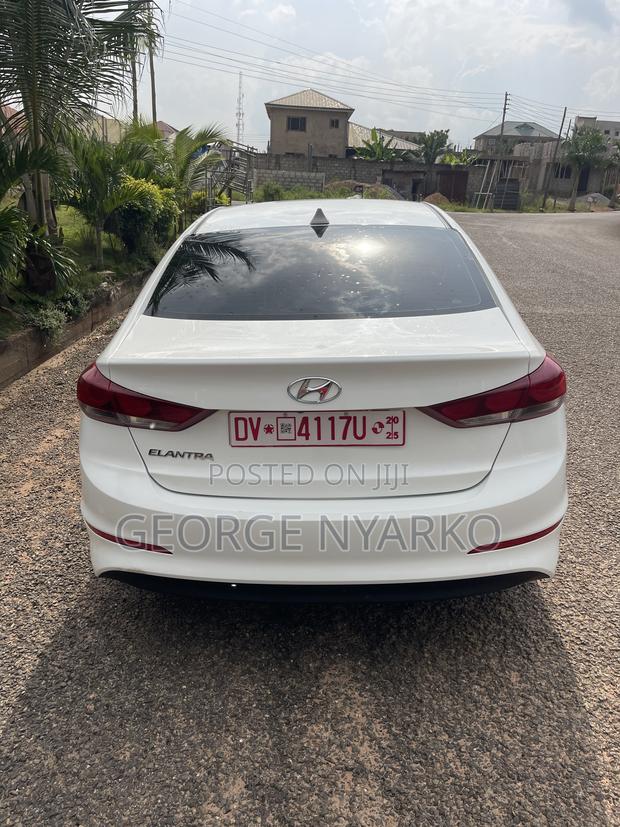 Hyundai Elantra 2018 White