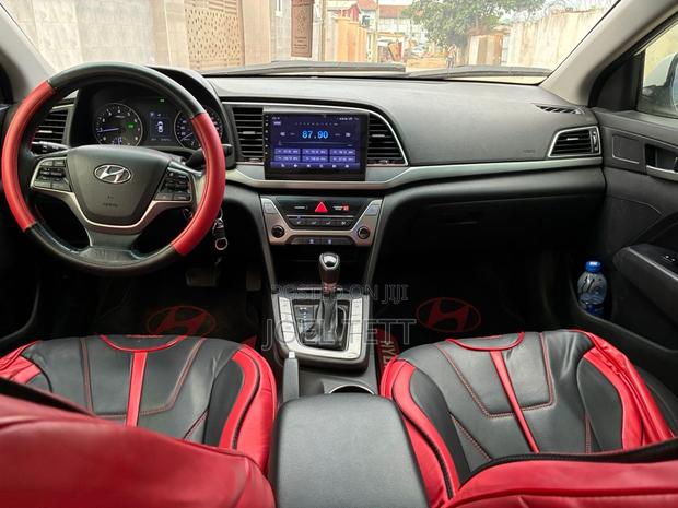 Hyundai Elantra 2017 White