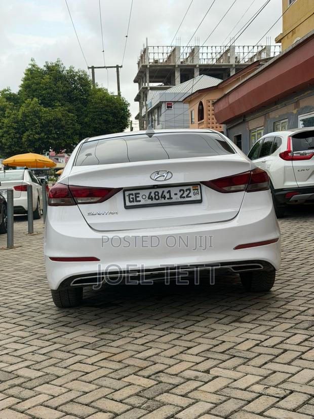 Hyundai Elantra 2017 White