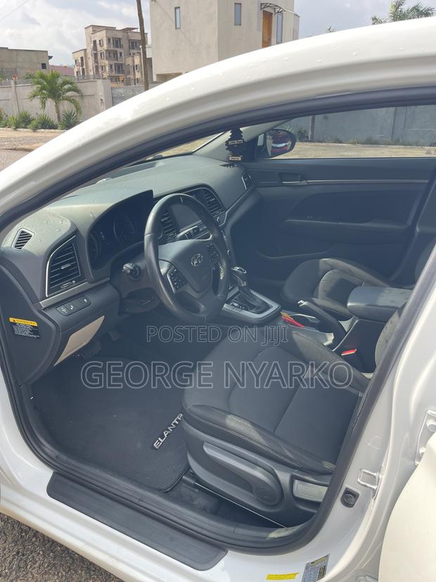 Hyundai Elantra 2018 White