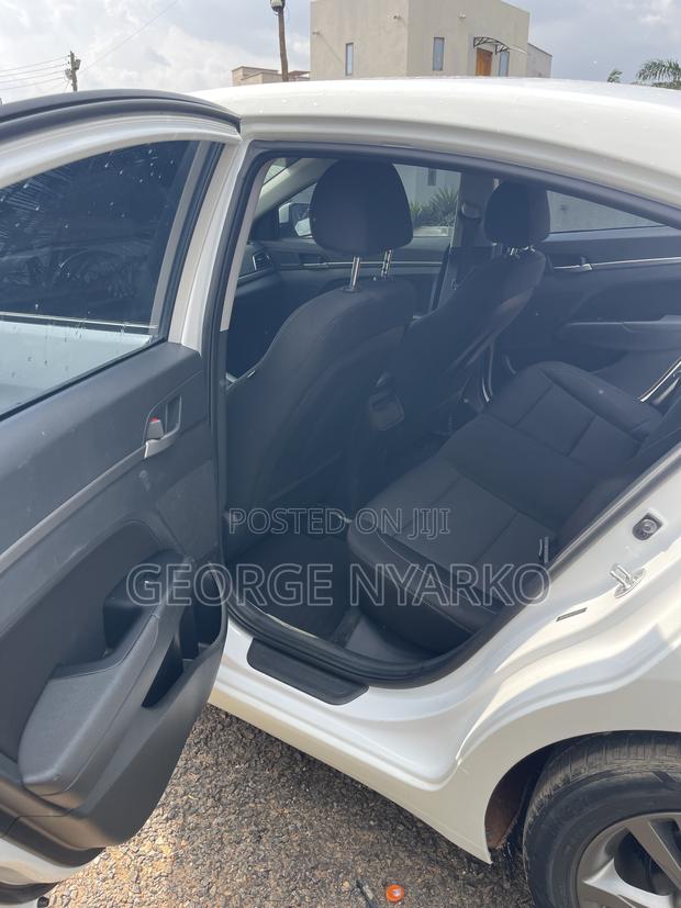Hyundai Elantra 2018 White