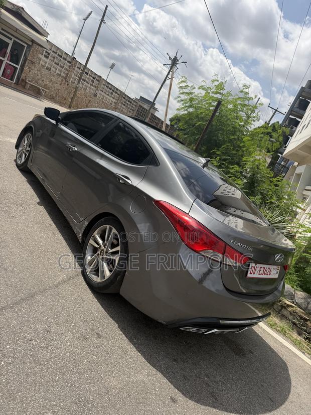Hyundai Elantra 2013