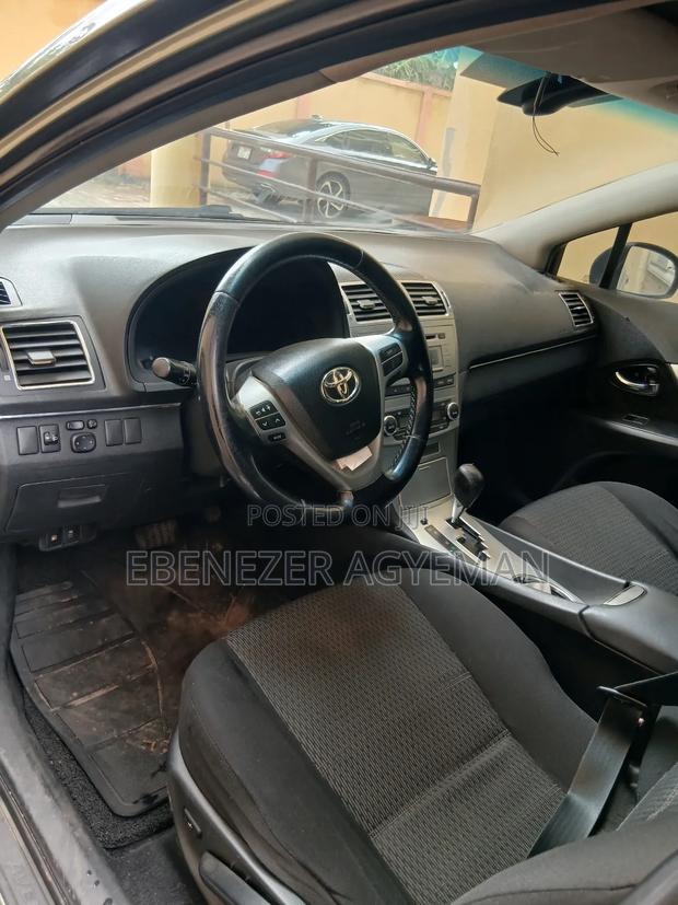 Toyota Avensis 2.0 Advanced Automatic 2012 Silver