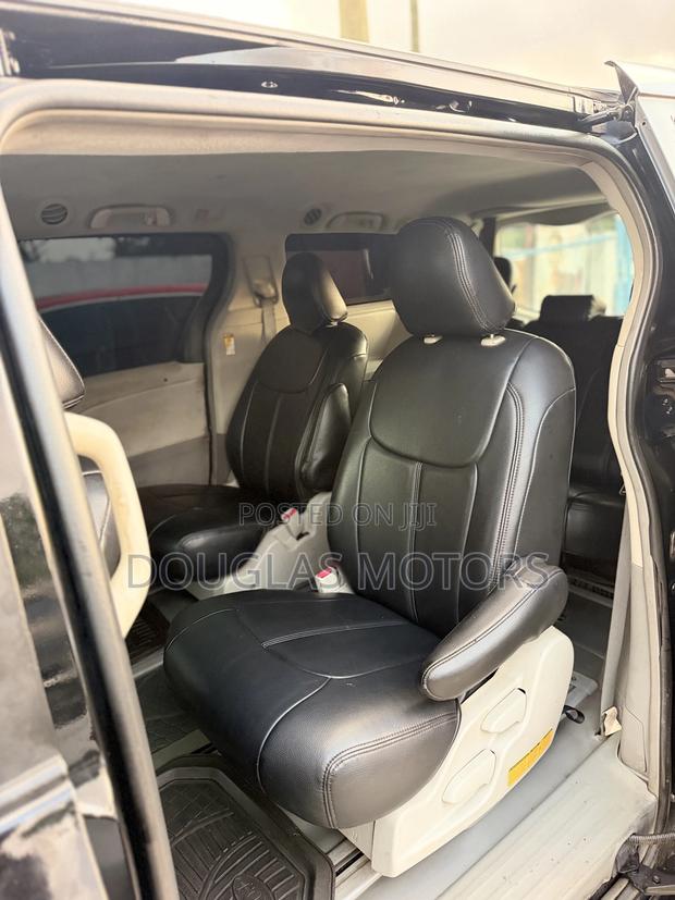Toyota Sienna 2014 Black