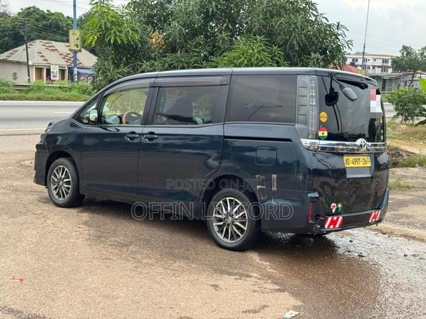 Toyota Voxy SV Premium 2014 Black