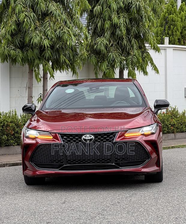 Toyota Avalon Touring FWD Sedan (3.5L V6 8A) 2019 Red