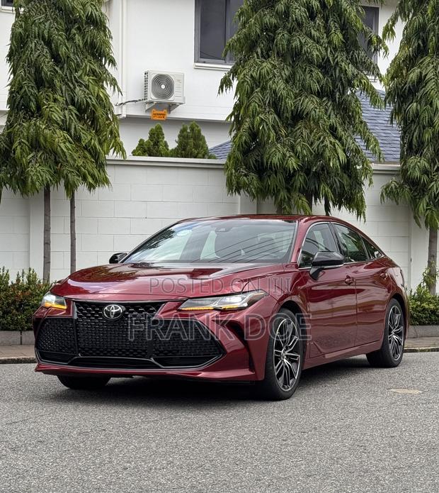 Toyota Avalon Touring FWD Sedan (3.5L V6 8A) 2019 Red