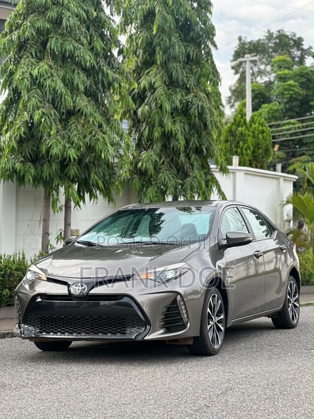 Toyota Corolla SE (1.8L 4cyl 2A) 2018 Gray