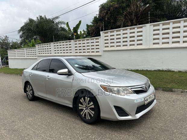 Toyota Camry 2012 Silver