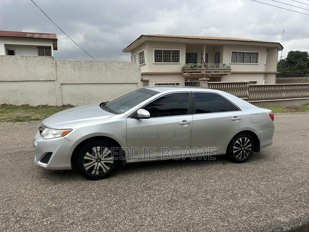 Toyota Camry 2012 Silver