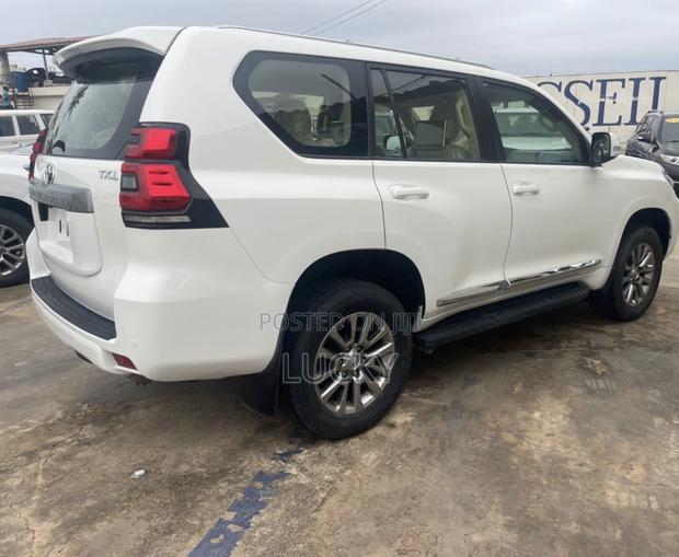 Toyota Land Cruiser Prado 4.0 Petrol TX-L 2018 White