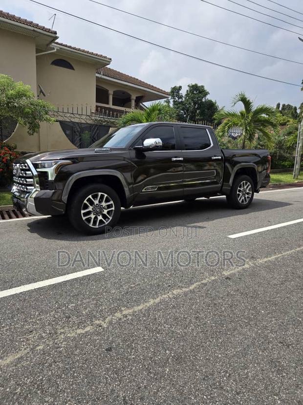 Toyota Tundra 1794 Edition CrewMax 4WD SB w/6.5' Bed (Hybrid) 2025