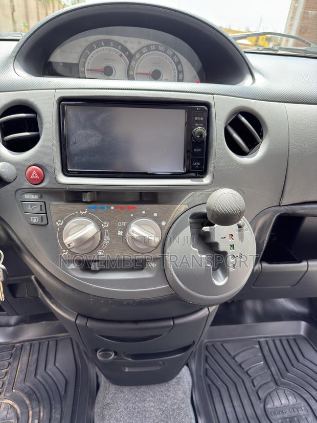 Toyota Sienta 1.5 FWD 2014 Blue