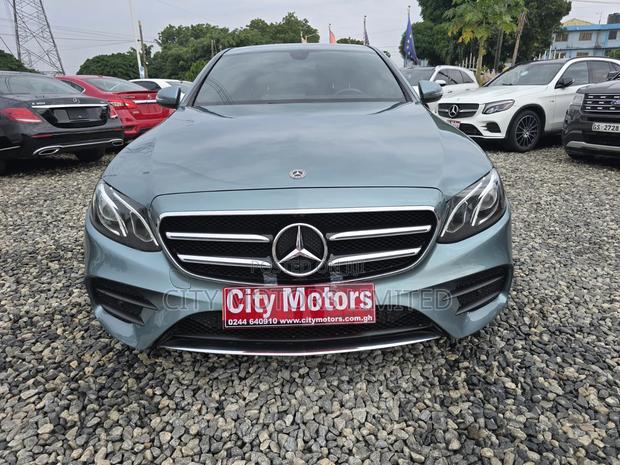 Mercedes-Benz E300 2019 Silver
