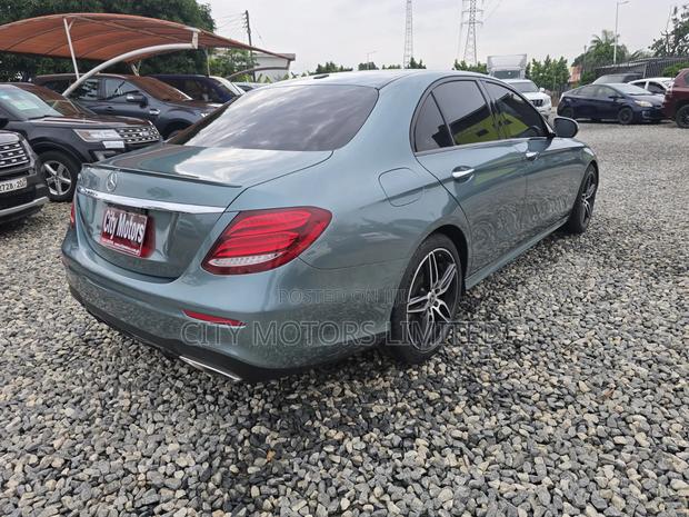 Mercedes-Benz E300 2019 Silver