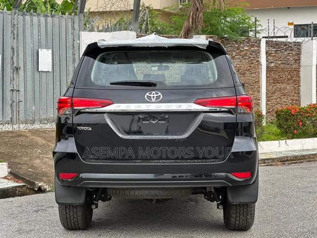 New Toyota Fortuner 2025 Black