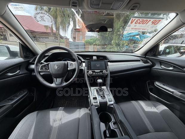 Honda Civic LX 4dr Sedan (2.0L 4cyl) 2017 White