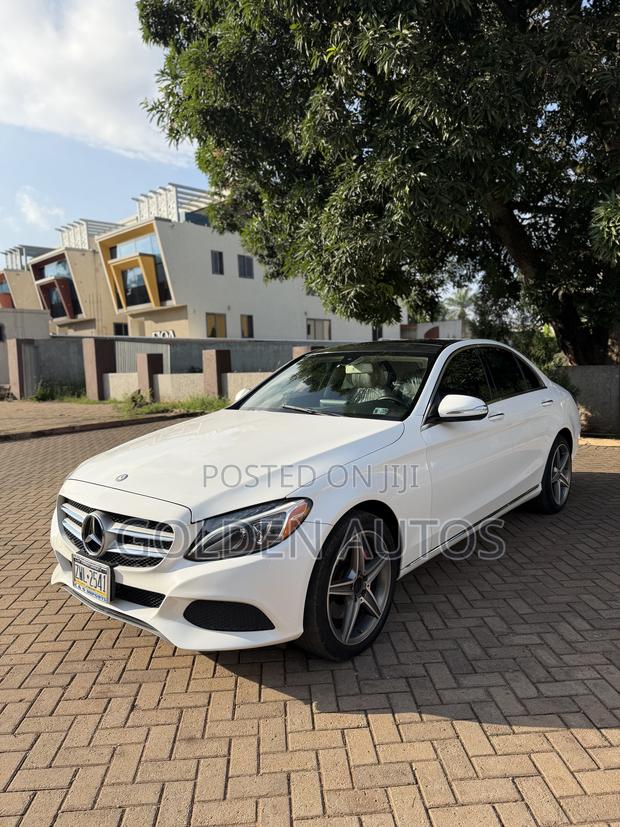 Mercedes-Benz C300 Luxury 4dr AWD 4Matic Sedan (2.0L 4cyl 7A) 2015