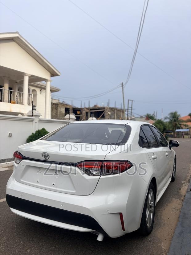 Toyota Corolla 2022 White
