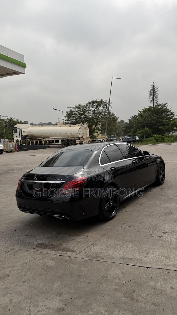 Mercedes-Benz C300 2016 Black