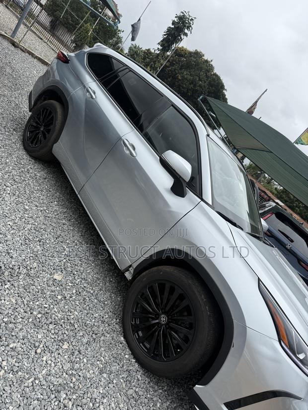 Toyota Highlander XSE AWD 2024 Silver