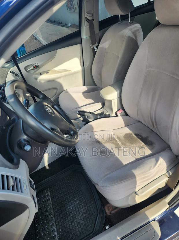 Toyota Corolla 2012 Blue