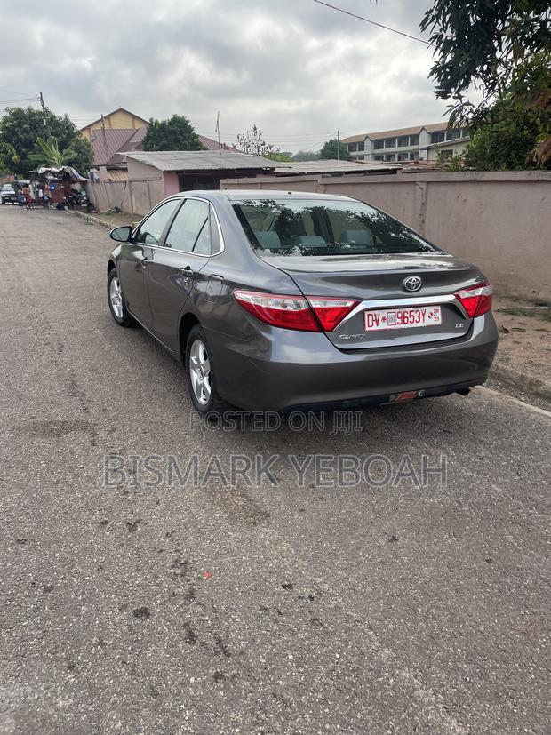 Toyota Camry LE 4dr Sedan (2.5L 4cyl 6A) 2015 Gray